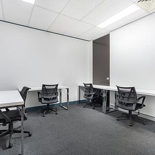 Pronájem kanceláře 120 m&sup2; Praha