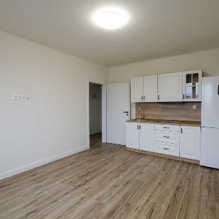 Prodej bytu 2+kk 37 m² Karlovy Vary, Okružní