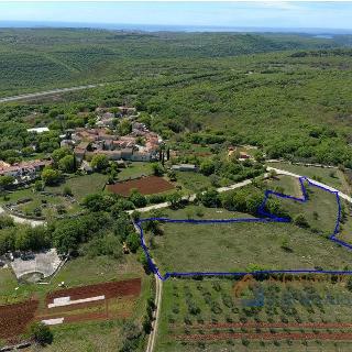 Prodej stavební parcely 8 599 m² v Chorvatsku