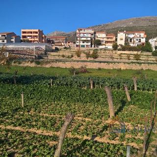 Prodej stavební parcely 2 100 m² v Chorvatsku