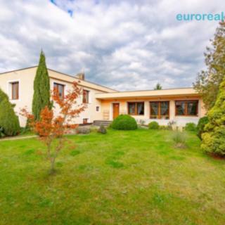 Prodej rodinného domu 196 m&sup2; Zahrádky