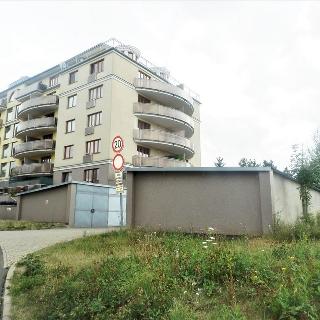 Prodej garáže 15 m² Praha, Hevlínská