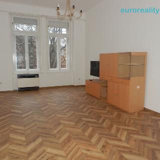 Pronájem bytu 1+1 50 m² Praha, Matoušova