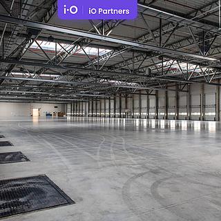 Pronájem skladu 3500 m&sup2; Chrášťany