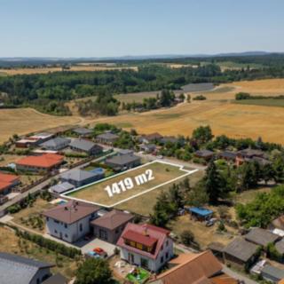Prodej stavební parcely 1419 m&sup2; Malá Hraštice