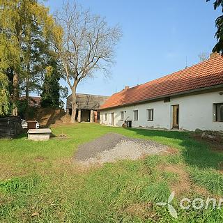 Pronájem komerčního pozemku 1222 m² Praha