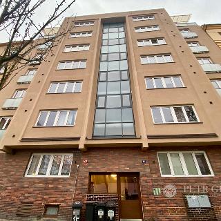 Pronájem bytu 2+kk 48 m² Praha, U Uranie