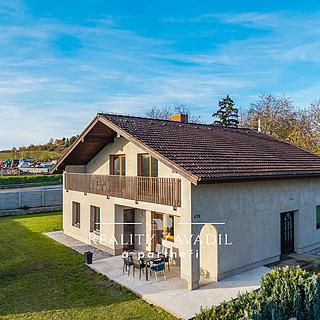 Prodej rodinného domu 204 m&sup2; Senohraby