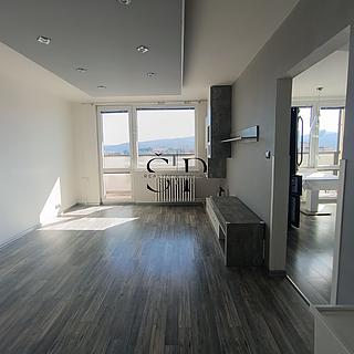 Pronájem bytu 2+1 63 m&sup2; Sokolov