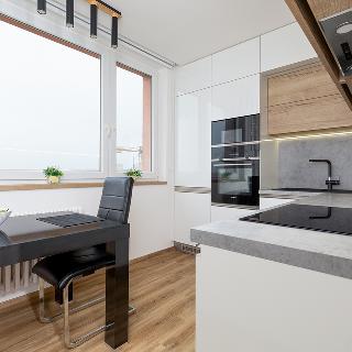 Prodej bytu 2+1 53 m² Veselí nad Moravou, náměstí Míru