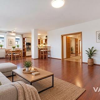 Pronájem bytu 3+kk 96 m&sup2; Praha
