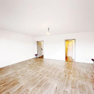 Prodej bytu 1+kk a garsoniéry 34 m² Neslovice, Lesní