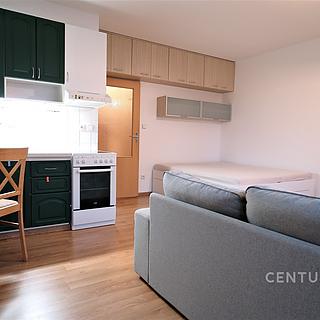 Pronájem bytu 1+kk, garsoniery 32 m&sup2; Zlín