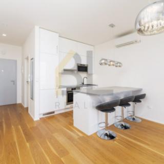 Prodej bytu 1+kk a garsoniéry 32 m² Hodonín, Čajkovského