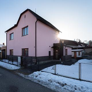 Prodej rodinného domu 210 m&sup2; Velké Poříčí