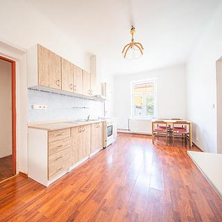 Pronájem bytu 4+1 72 m&sup2; Tábor