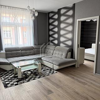 Pronájem bytu 3+1 95 m&sup2; Praha