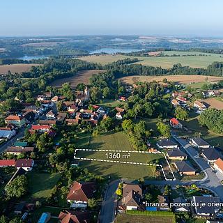 Prodej stavební parcely 1360 m&sup2; Hněvkovice