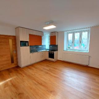 Pronájem bytu 1+kk a garsoniéry 29 m² Tišnov, Na Loukách