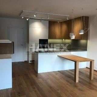 Prodej bytu 3+kk 78 m² Praha, Naskové