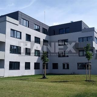 Prodej bytu 3+kk 95 m² Horoměřice, Karla IV.