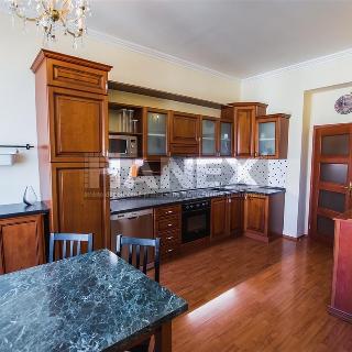 Pronájem bytu 3+1 90 m² Praha, Americká