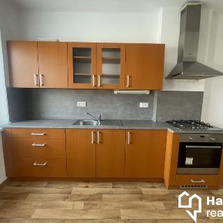 Pronájem bytu 3+1 85 m² Bystřice pod Hostýnem, Masarykovo nám.