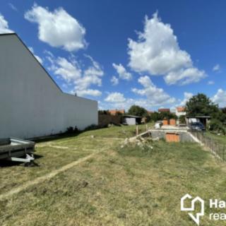 Prodej stavební parcely 1 250 m² Lužice, Velkomoravská
