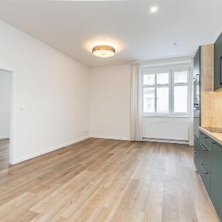 Prodej bytu 3+kk 80 m² Praha, Ke Koulce