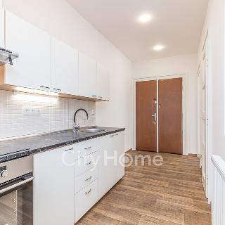 Prodej bytu 2+kk 65 m² Praha, Sokolovská