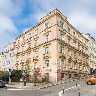 Pronájem bytu 1+1 42 m² Praha, Grafická