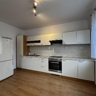 Pronájem bytu 1+kk a garsoniéry 32 m² Slavkov u Brna, Slovanská