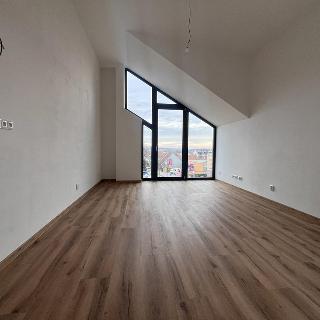 Prodej bytu 1+kk a garsoniéry 31 m² Modřice, náměstí Míru