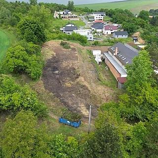 Prodej stavební parcely 2565 m&sup2; Nesovice