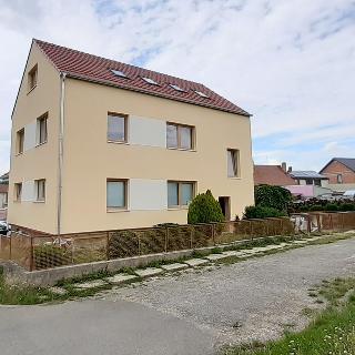 Prodej bytu 2+kk 56 m² Zakřany