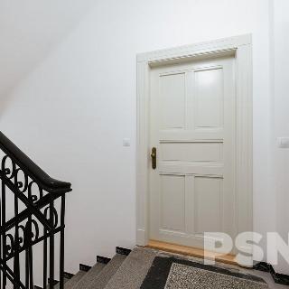 Prodej bytu 2+kk 63 m² Praha, Na Petynce