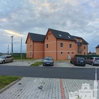 Pronájem bytu 2+kk 50 m² Nehvizdy, Gabčíkova