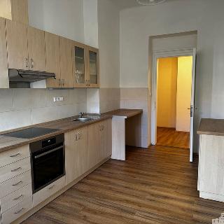 Pronájem bytu 2+1 75 m² Praha, Roháčova