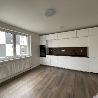 Pronájem bytu 3+kk 76 m² Milovice