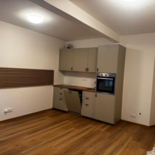 Pronájem bytu 2+kk 36 m² Praha