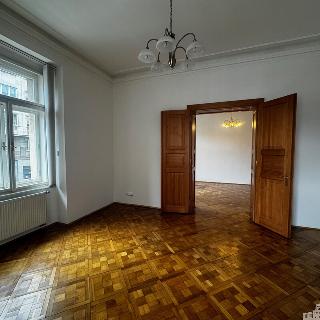 Pronájem bytu 5+1 a více 164 m² Praha