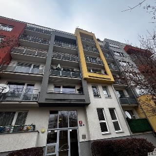 Pronájem bytu 2+kk 58 m² Praha, Sazovická