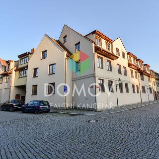 Pronájem bytu 1+kk a garsoniéry 46 m² Beroun, Náměstí Joachima Barranda