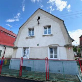 Prodej rodinného domu 130 m&sup2; Lovosice