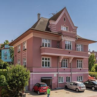Pronájem bytu 1+1 38 m&sup2; Karlovy Vary