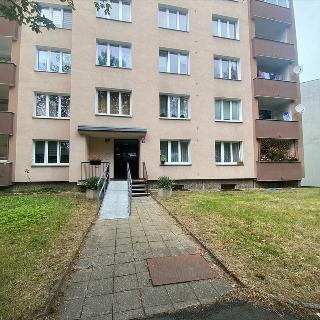 Pronájem bytu 3+1 90 m² Karlovy Vary, Severní