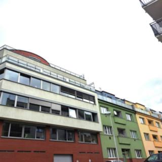 Pronájem bytu 1+kk, garsoniery 29 m² Praha