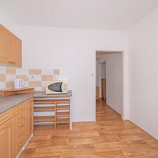 Pronájem bytu 1+kk, garsoniery 34 m&sup2; Luštěnice