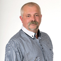  Roman Kvasnica