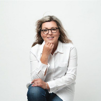  Eva Kubátová